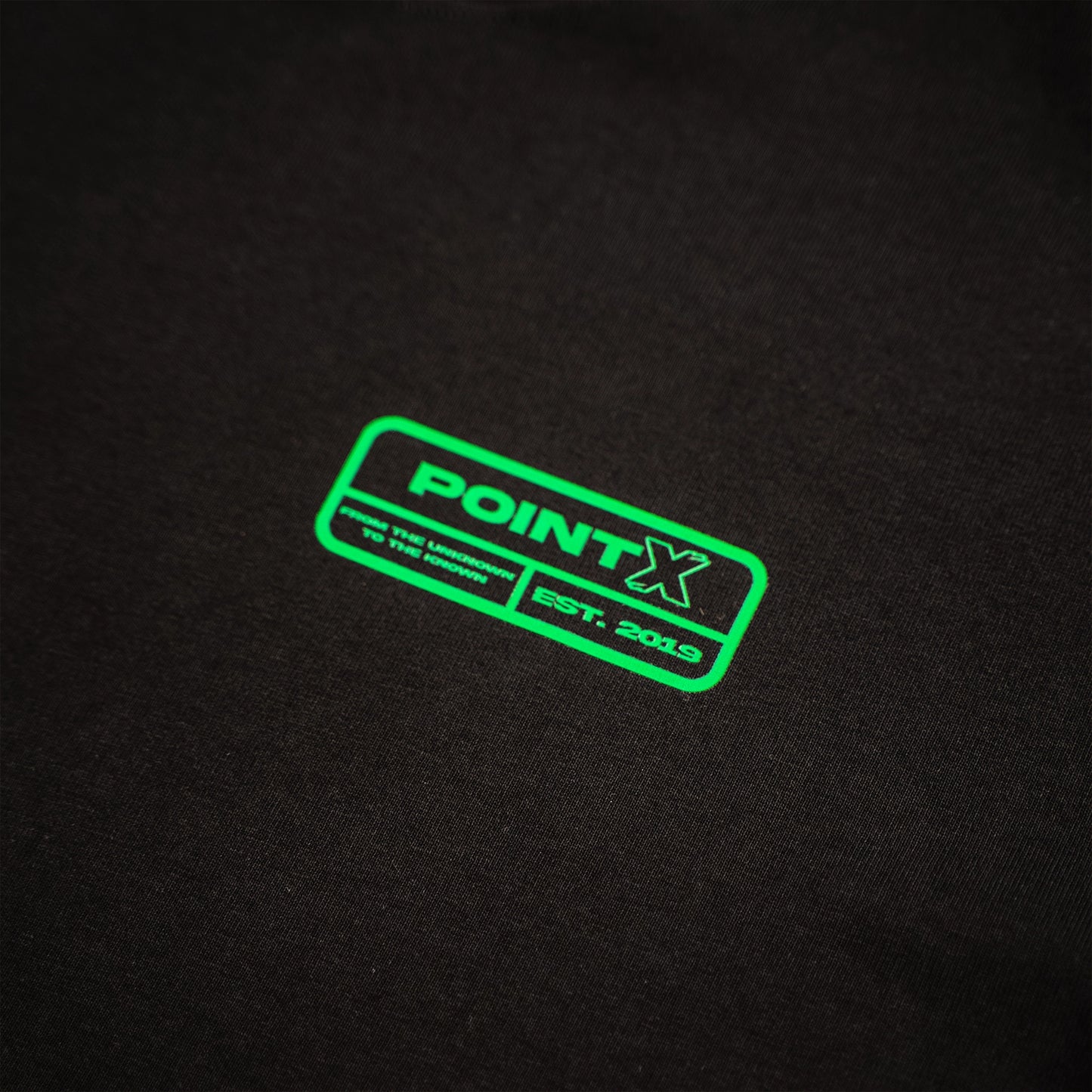 TAG LOGO TEE - BLACK