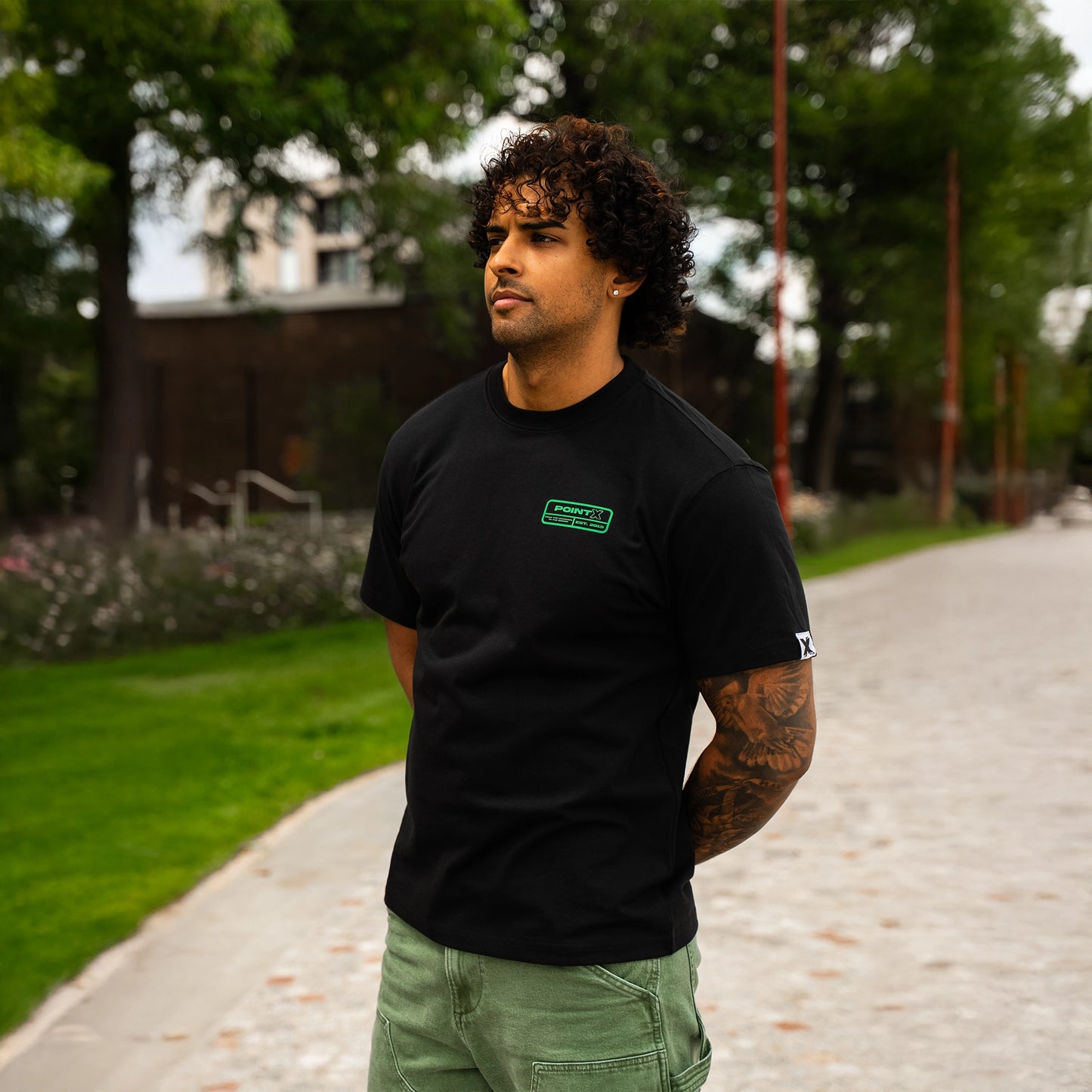 TAG LOGO TEE - BLACK